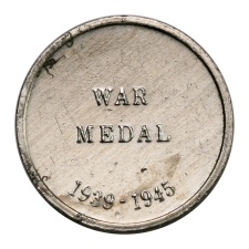 Cleveland Petrol WAR MEDAL 1939-1945 zseton 1971